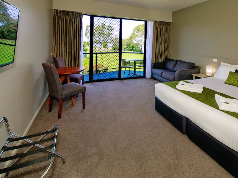 W RESORT LAKE VIEW AND ROOM.jpg